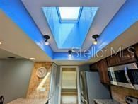 出租: $2,500 (4 贝兹, 3 浴室, 1948 平方英尺)