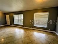 出租: $2,500 (4 贝兹, 3 浴室, 1948 平方英尺)