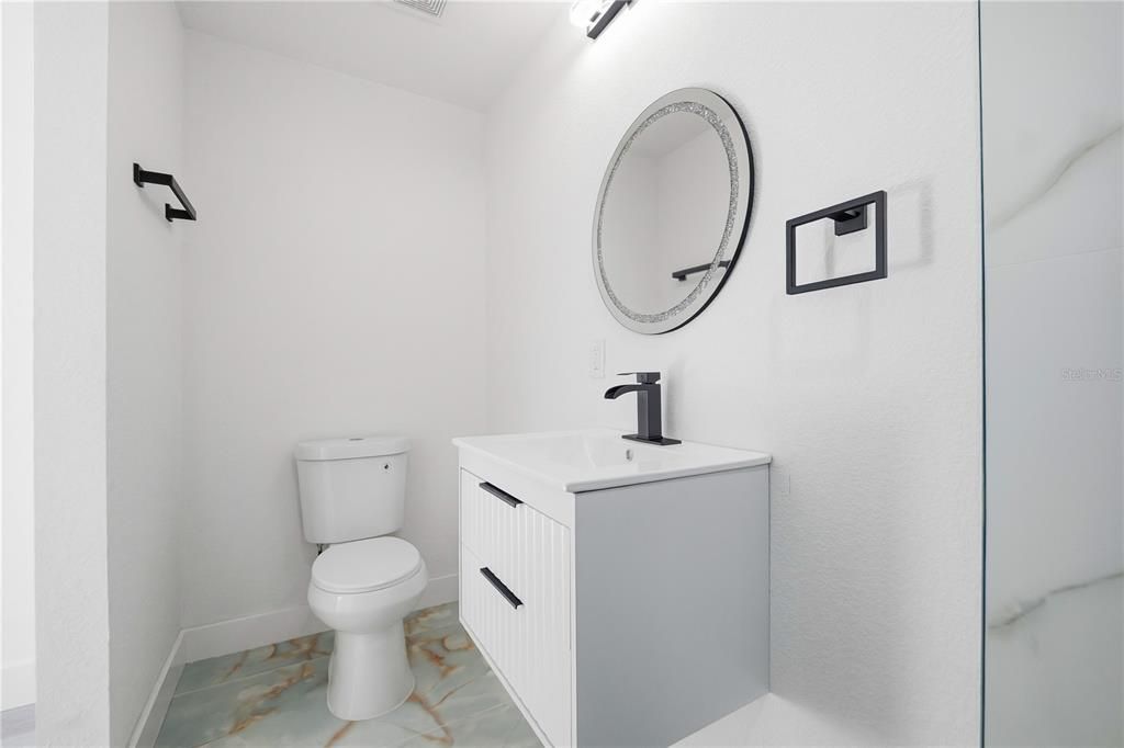 合同活跃: $459,000 (4 贝兹, 2 浴室, 1664 平方英尺)