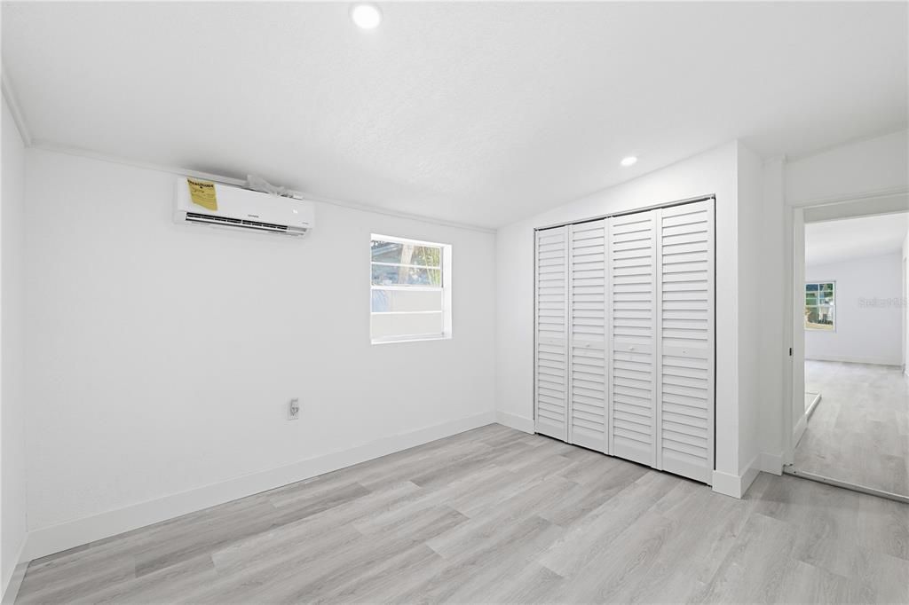 合同活跃: $459,000 (4 贝兹, 2 浴室, 1664 平方英尺)