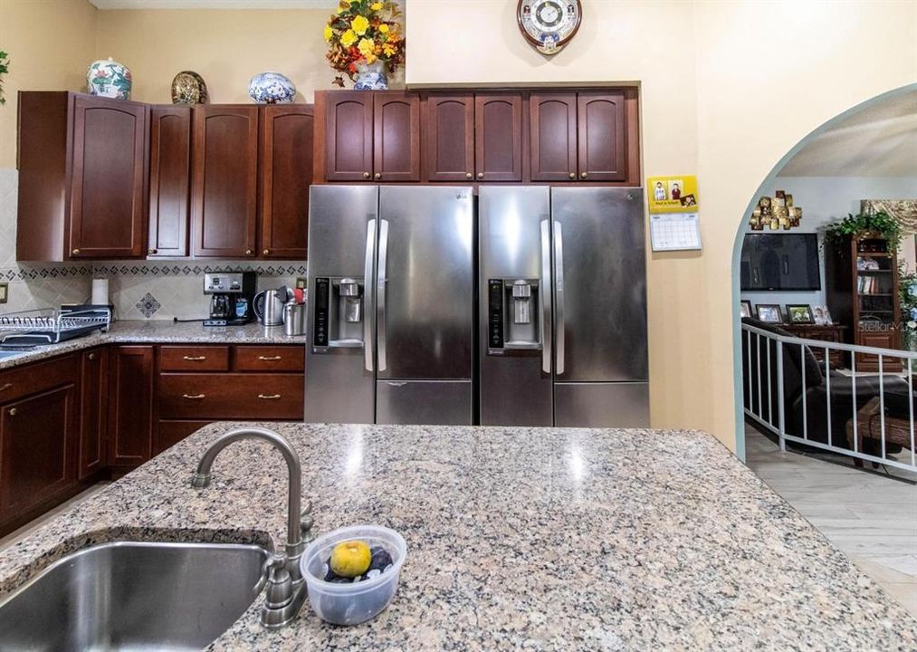 На продажу: $729,900 (4 спален, 2 ванн, 3442 Квадратных фут)