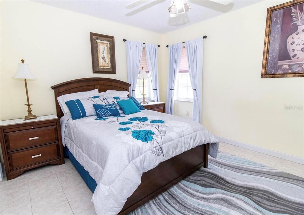 На продажу: $729,900 (4 спален, 2 ванн, 3442 Квадратных фут)