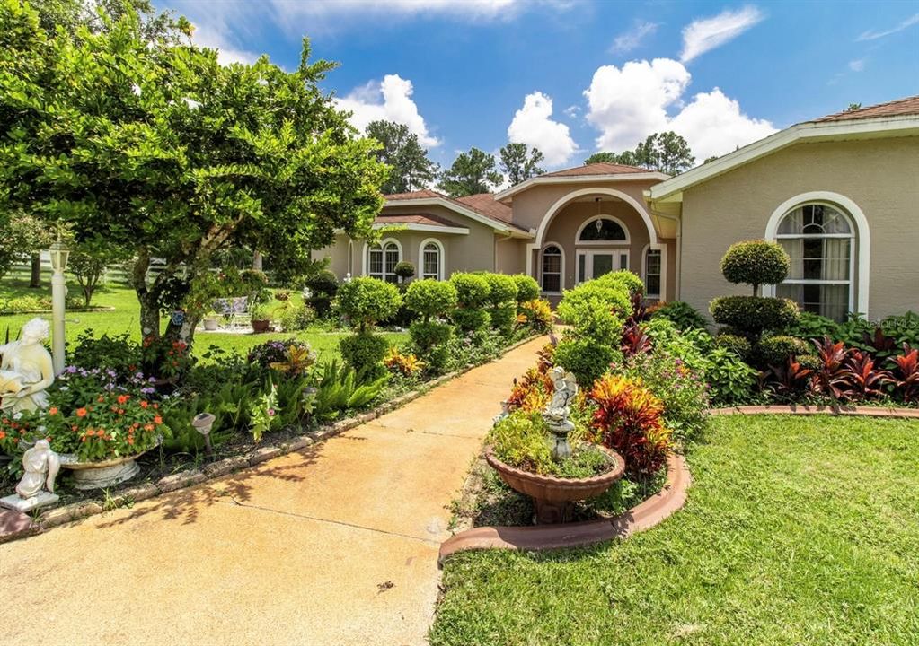 На продажу: $729,900 (4 спален, 2 ванн, 3442 Квадратных фут)