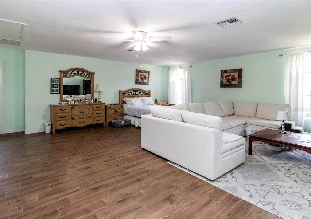 На продажу: $729,900 (4 спален, 2 ванн, 3442 Квадратных фут)