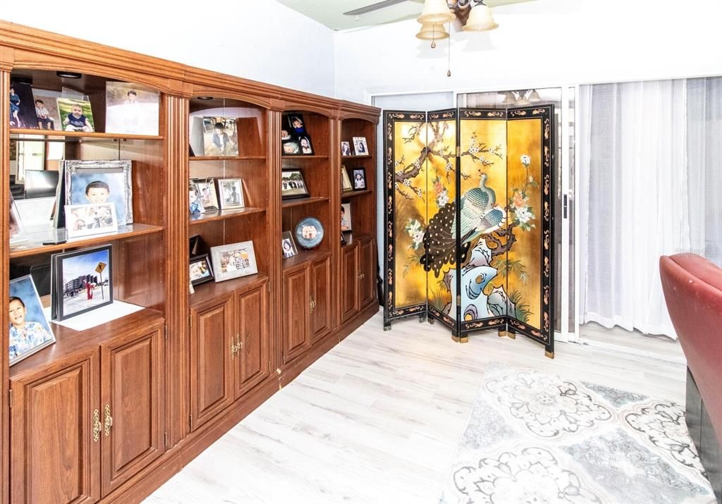 На продажу: $729,900 (4 спален, 2 ванн, 3442 Квадратных фут)