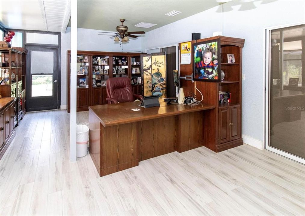 На продажу: $729,900 (4 спален, 2 ванн, 3442 Квадратных фут)