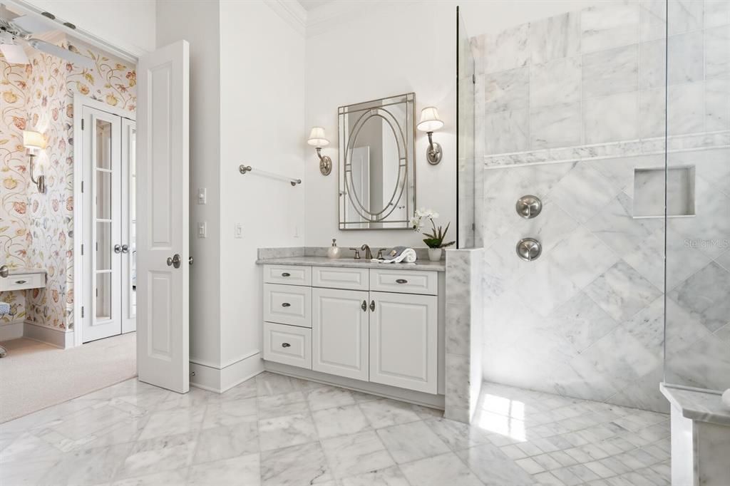 На продажу: $9,700,000 (4 спален, 5 ванн, 5245 Квадратных фут)