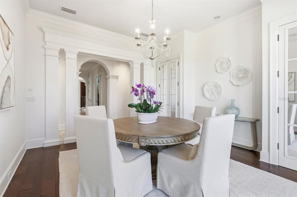 На продажу: $9,700,000 (4 спален, 5 ванн, 5245 Квадратных фут)