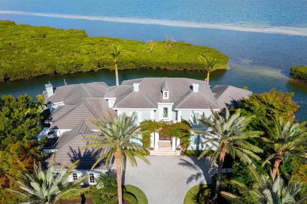 На продажу: $9,700,000 (4 спален, 5 ванн, 5245 Квадратных фут)