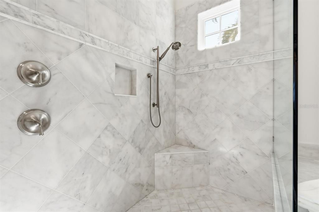 На продажу: $9,700,000 (4 спален, 5 ванн, 5245 Квадратных фут)