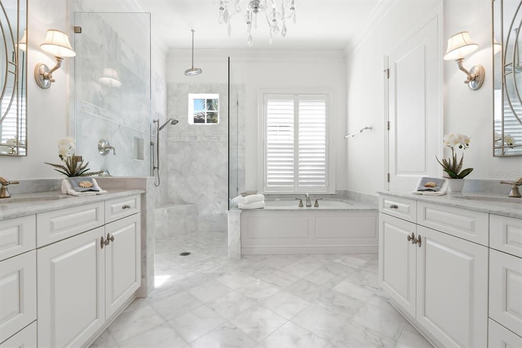 На продажу: $9,700,000 (4 спален, 5 ванн, 5245 Квадратных фут)