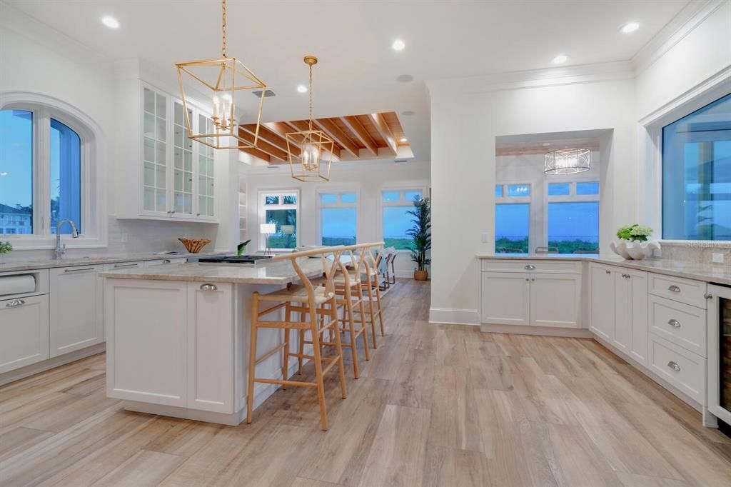 На продажу: $9,700,000 (4 спален, 5 ванн, 5245 Квадратных фут)