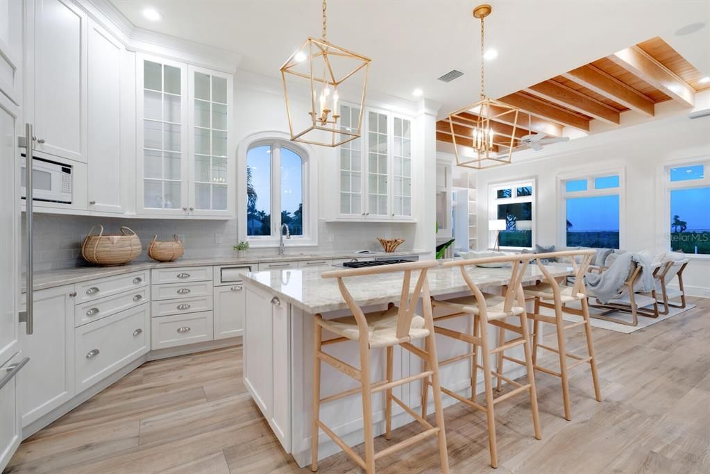 На продажу: $9,700,000 (4 спален, 5 ванн, 5245 Квадратных фут)