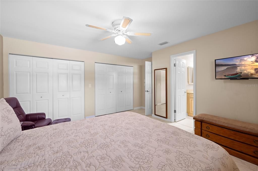 Active With Contract: $439,000 (3 beds, 2 baths, 1656 Square Feet)