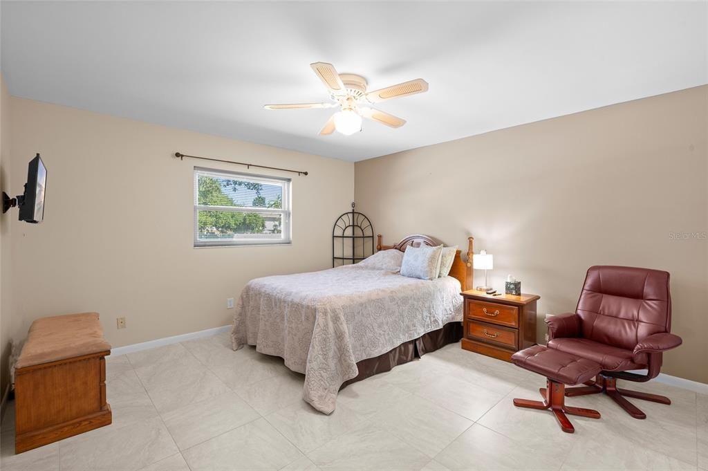 Active With Contract: $439,000 (3 beds, 2 baths, 1656 Square Feet)