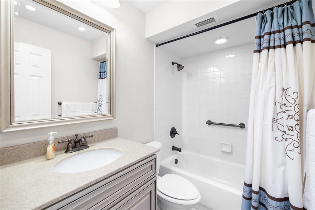 Active With Contract: $439,000 (3 beds, 2 baths, 1656 Square Feet)