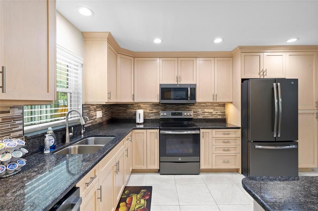 Active With Contract: $439,000 (3 beds, 2 baths, 1656 Square Feet)