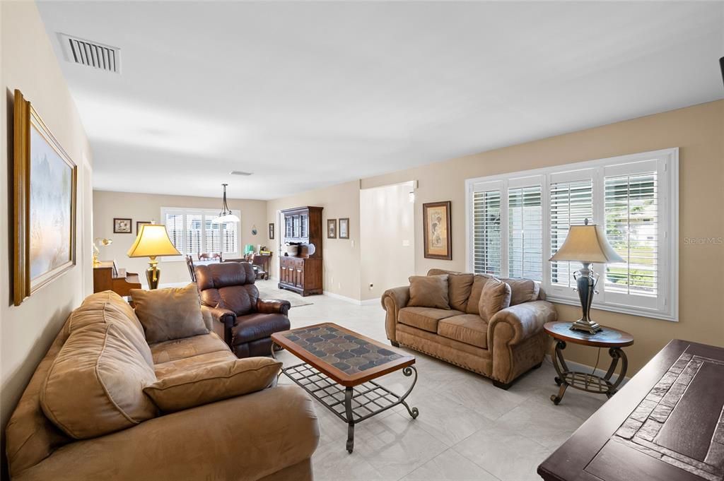 Active With Contract: $439,000 (3 beds, 2 baths, 1656 Square Feet)