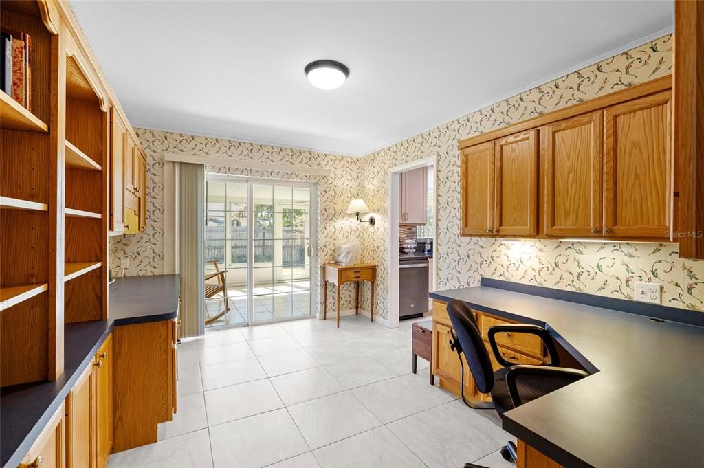 Active With Contract: $439,000 (3 beds, 2 baths, 1656 Square Feet)