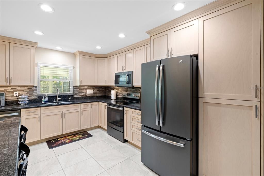 Active With Contract: $439,000 (3 beds, 2 baths, 1656 Square Feet)