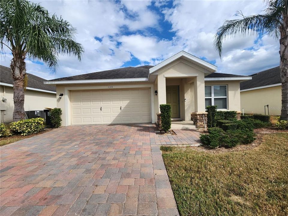 For Rent: $1,800 (3 beds, 2 baths, 1466 Square Feet)