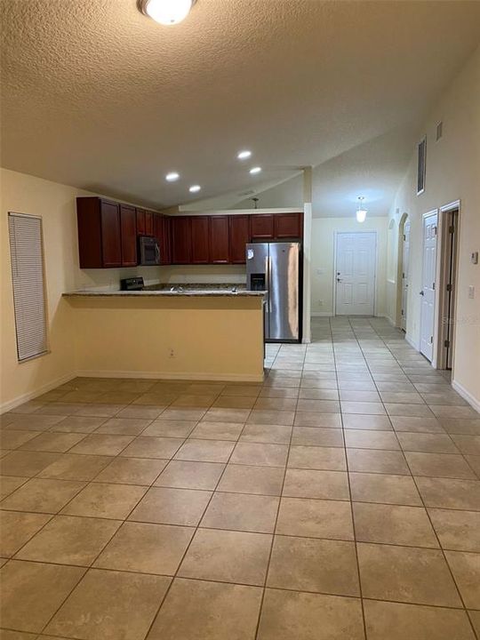 For Rent: $1,800 (3 beds, 2 baths, 1466 Square Feet)