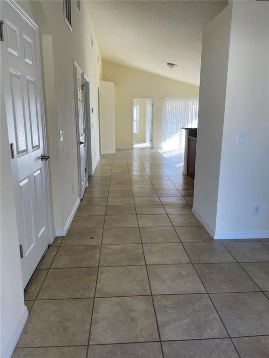 For Rent: $1,800 (3 beds, 2 baths, 1466 Square Feet)