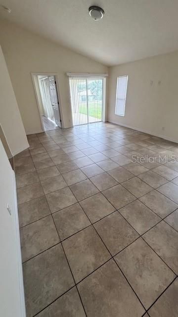 For Rent: $1,800 (3 beds, 2 baths, 1466 Square Feet)