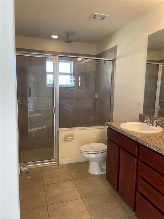 For Rent: $1,800 (3 beds, 2 baths, 1466 Square Feet)