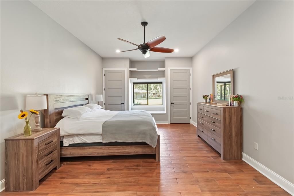 For Sale: $1,995,000 (2 beds, 2 baths, 2260 Square Feet)