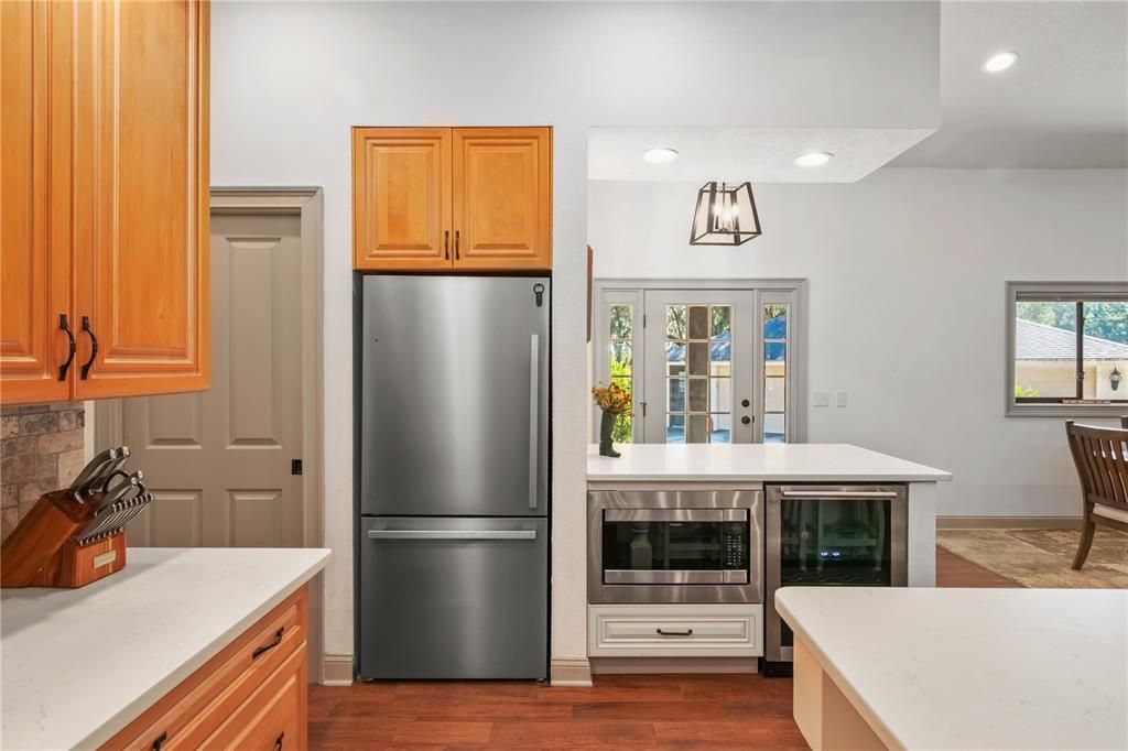 For Sale: $1,995,000 (2 beds, 2 baths, 2260 Square Feet)