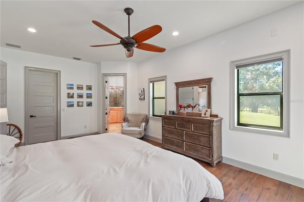 For Sale: $1,995,000 (2 beds, 2 baths, 2260 Square Feet)