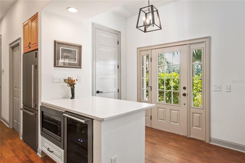 For Sale: $1,995,000 (2 beds, 2 baths, 2260 Square Feet)