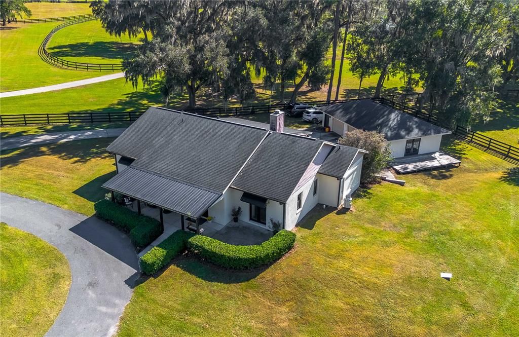 For Sale: $1,995,000 (2 beds, 2 baths, 2260 Square Feet)