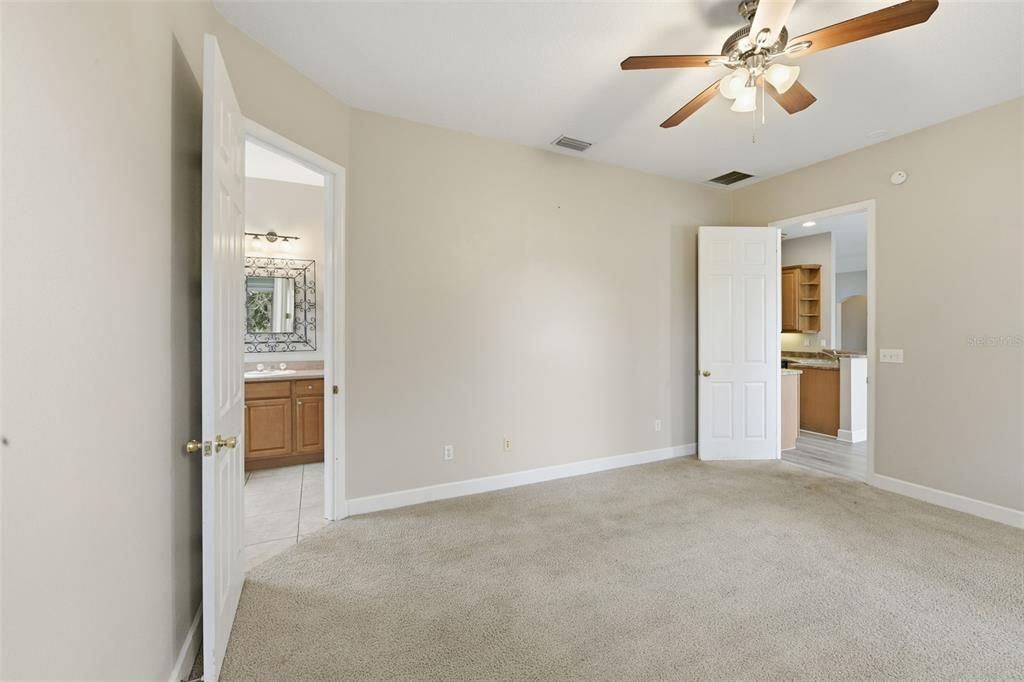 На продажу: $415,000 (3 спален, 2 ванн, 1971 Квадратных фут)