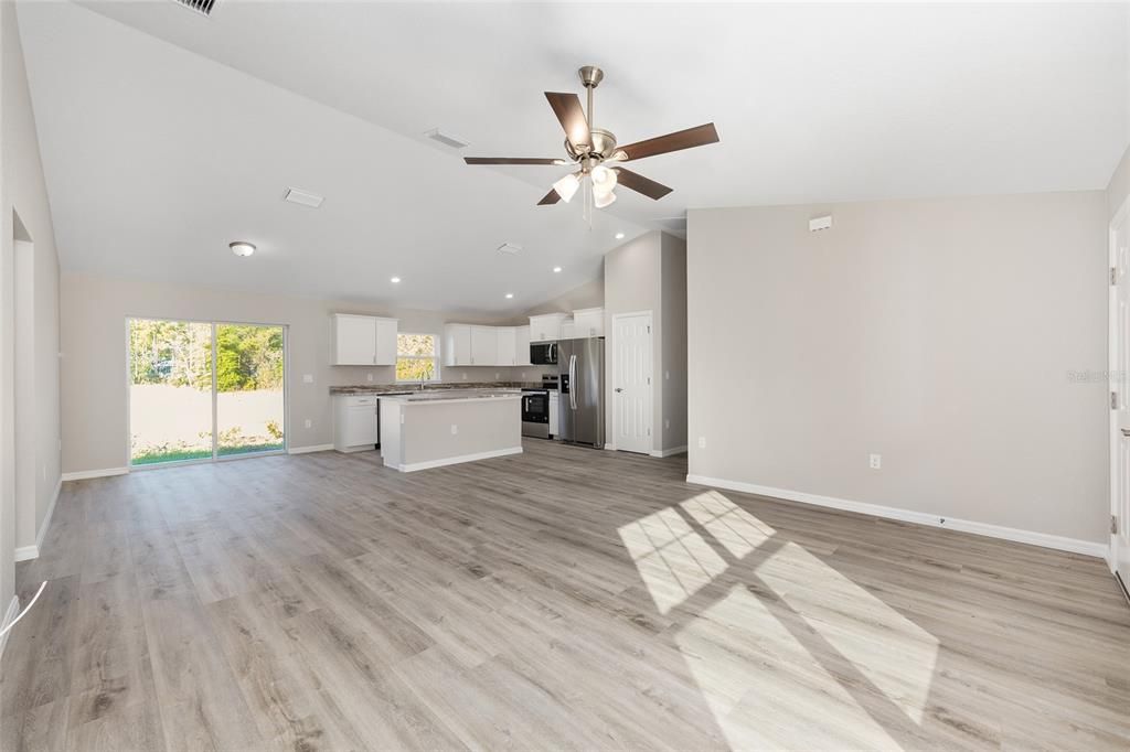 For Sale: $239,000 (3 beds, 2 baths, 1083 Square Feet)