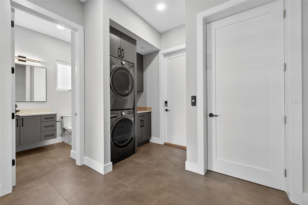 待售: $2,200,000 (4 贝兹, 4 浴室, 3240 平方英尺)