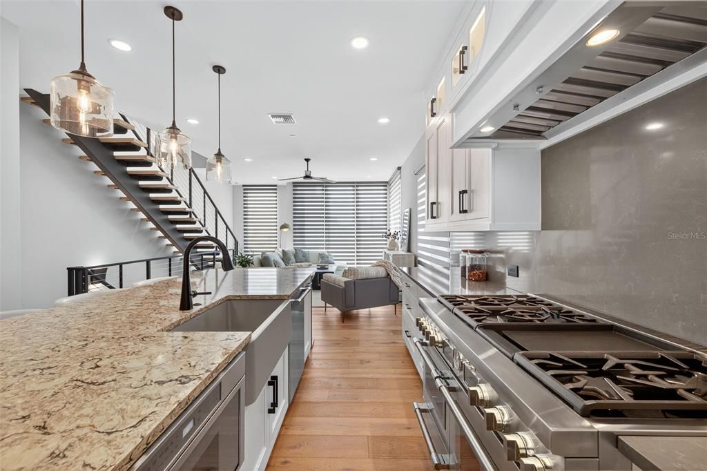 待售: $2,200,000 (4 贝兹, 4 浴室, 3240 平方英尺)