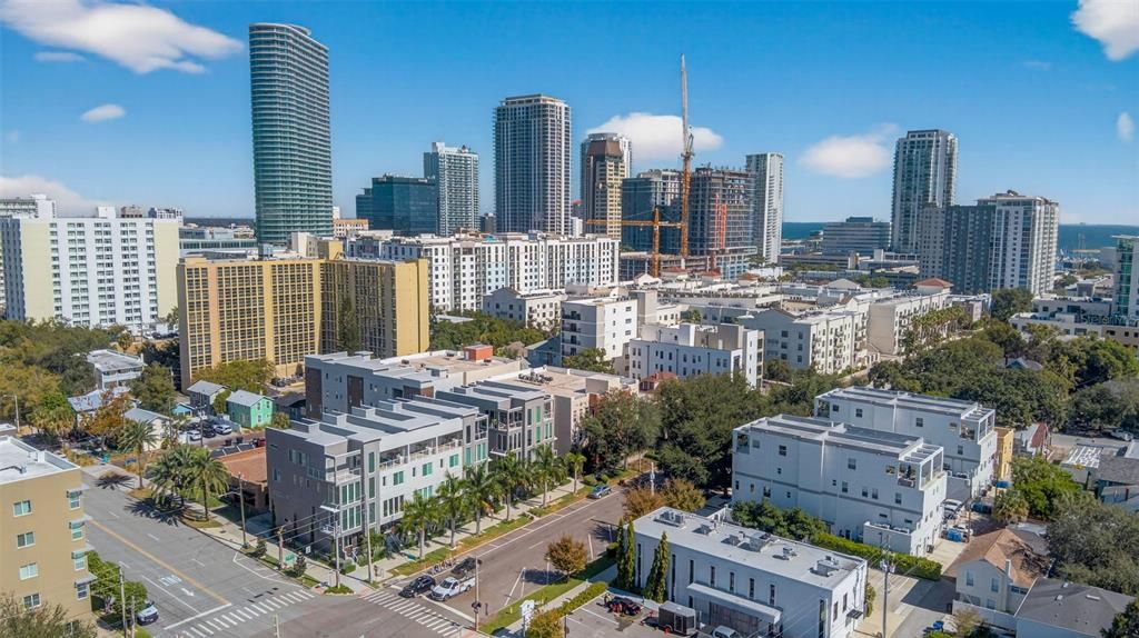 待售: $2,200,000 (4 贝兹, 4 浴室, 3240 平方英尺)