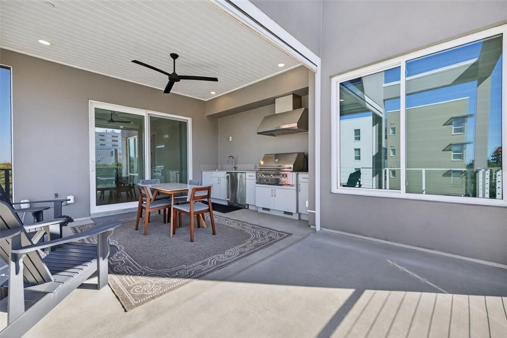 待售: $2,200,000 (4 贝兹, 4 浴室, 3240 平方英尺)