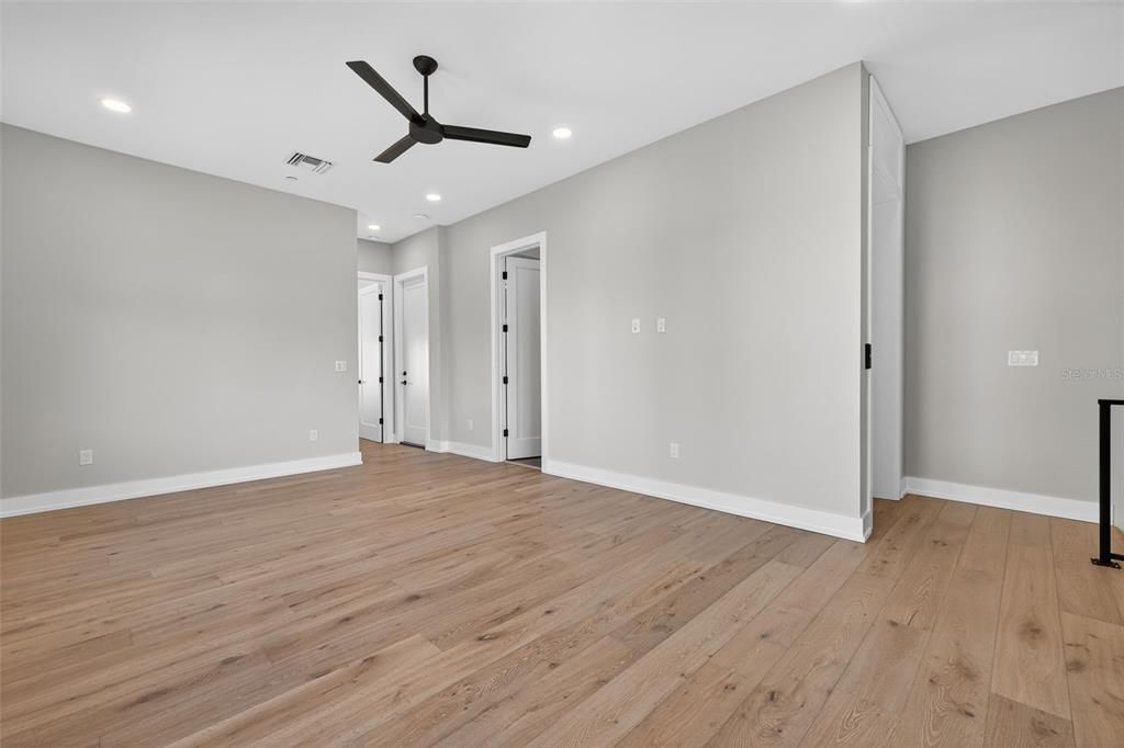 待售: $2,200,000 (4 贝兹, 4 浴室, 3240 平方英尺)