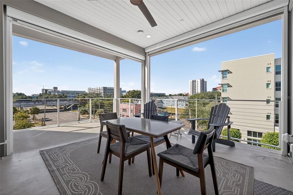 待售: $2,200,000 (4 贝兹, 4 浴室, 3240 平方英尺)