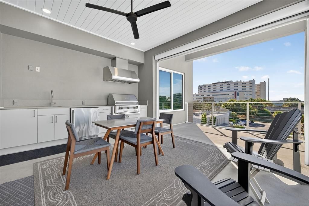 待售: $2,200,000 (4 贝兹, 4 浴室, 3240 平方英尺)