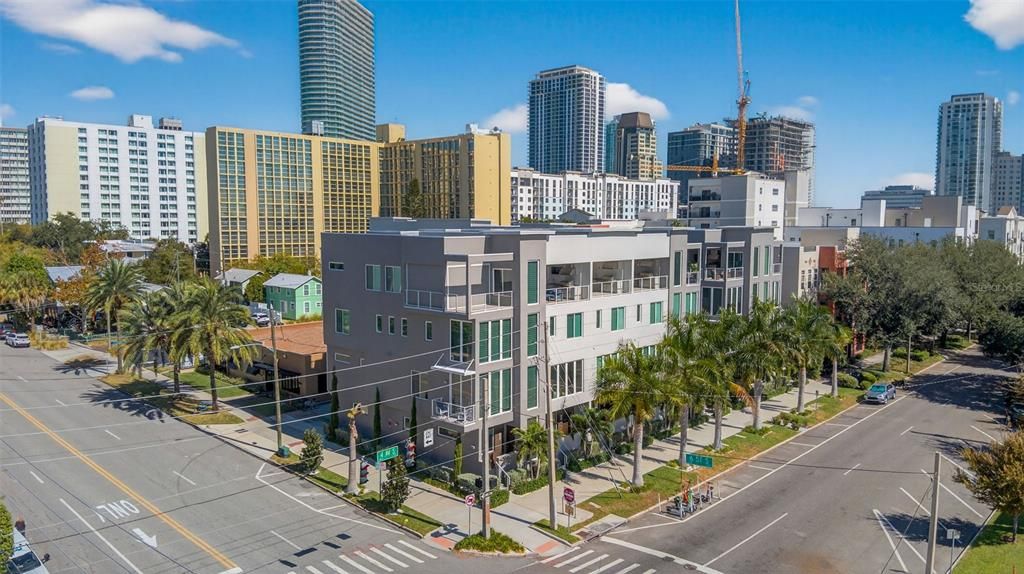 待售: $2,200,000 (4 贝兹, 4 浴室, 3240 平方英尺)