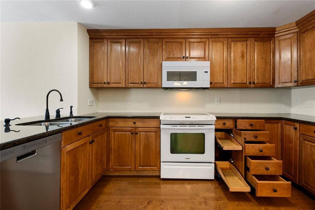 Active With Contract: $549,900 (4 beds, 3 baths, 2032 Square Feet)