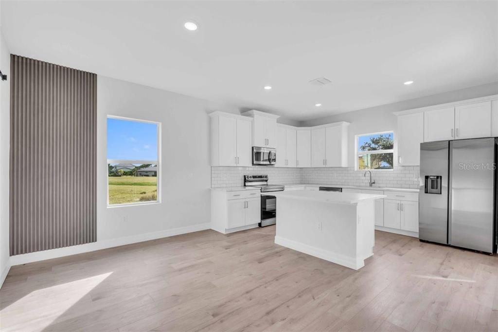 For Sale: $399,000 (4 beds, 3 baths, 2092 Square Feet)