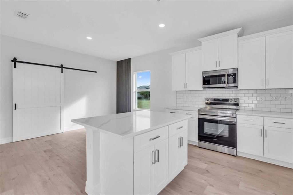 For Sale: $399,000 (4 beds, 3 baths, 2092 Square Feet)