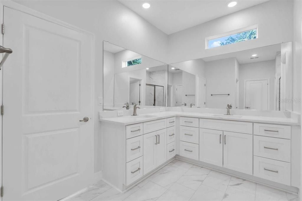 For Sale: $399,000 (4 beds, 3 baths, 2092 Square Feet)