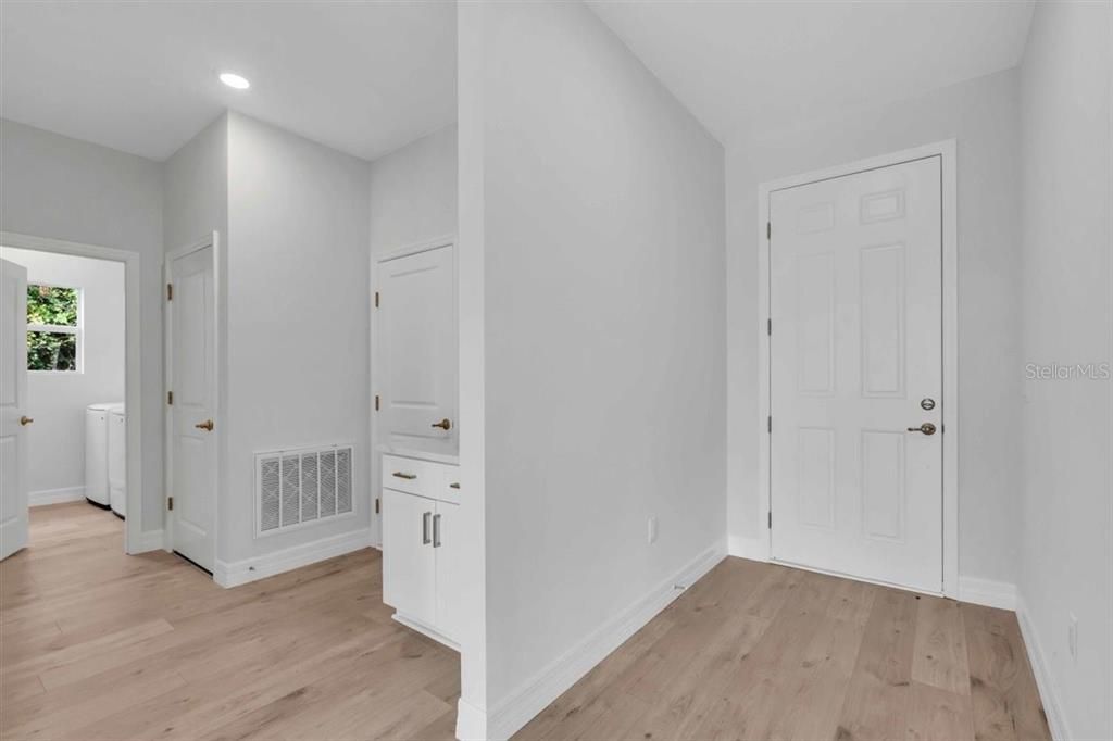 For Sale: $399,000 (4 beds, 3 baths, 2092 Square Feet)