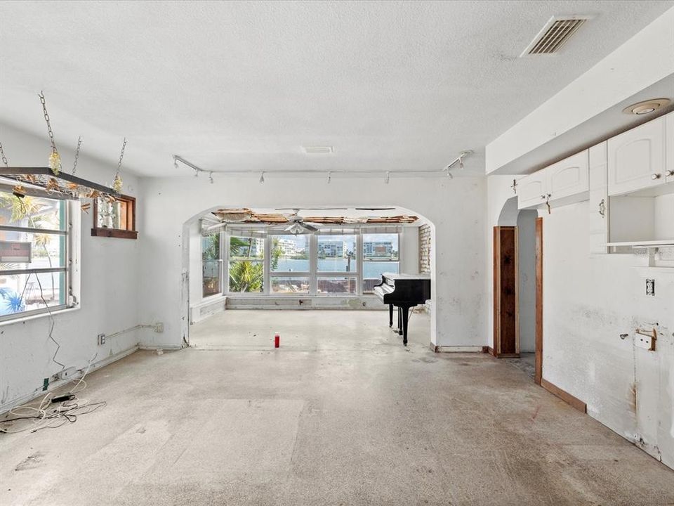 En Venta: $1,250,000 (6 camas, 0 baños, 2032 Pies cuadrados)